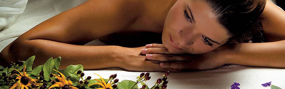 Wohltuende Massagen werden Ihnen von unseren Masseuren/Innen jederzeit angeboten.  