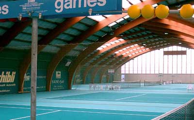 www.tennis-squash-faellanden.ch: Fällanden 8117 Fällanden : Squash Club  Squashclub Squashschule Squashhalle