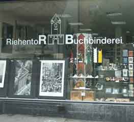 www.riehentor-buchbinderei.ch  Riehentor
Buchbinderei, 4058 Basel.
