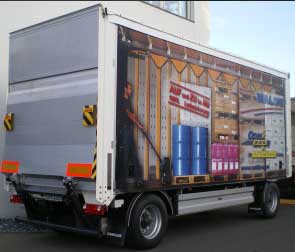 Anhänger mit OPEN-BOX Faltwandaufbau